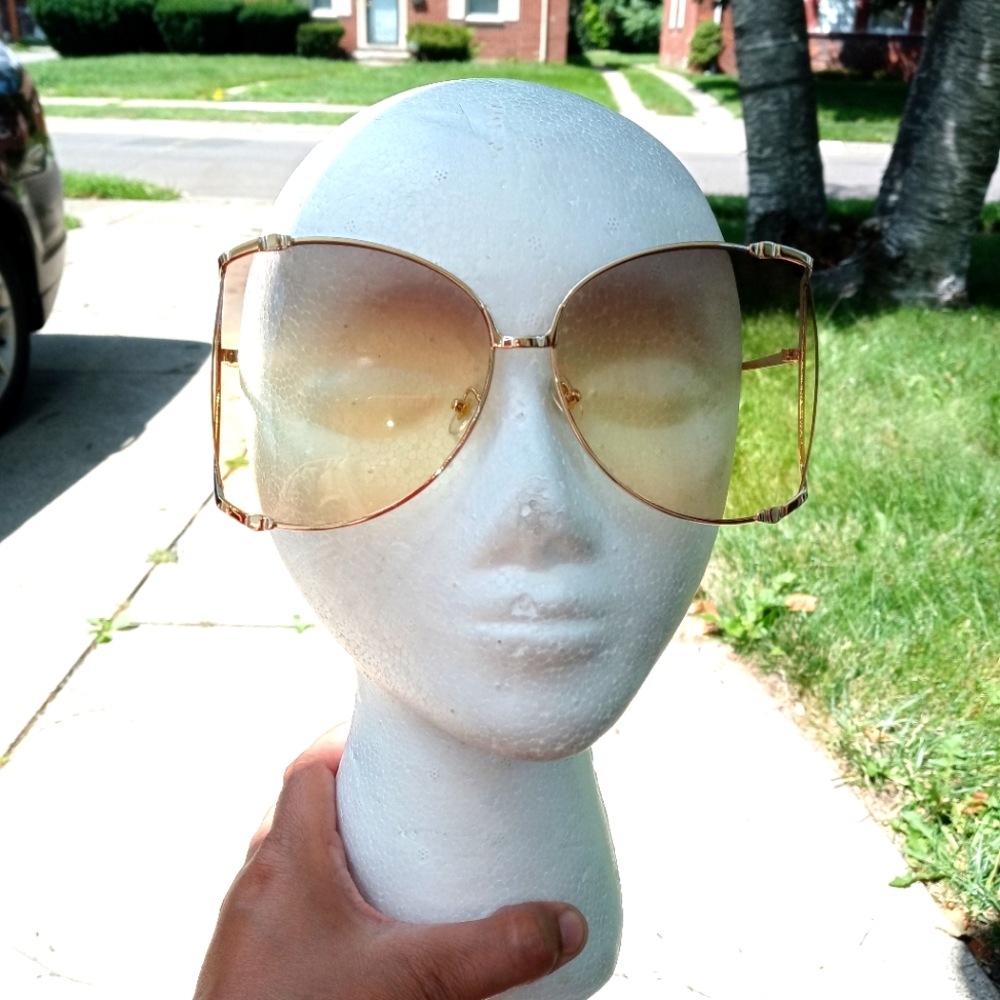 Golden Glaze 🦋 Effect Sunnies😎